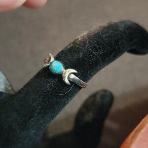 Navajo Indian hand crafted Sterling Silver Turquoise Crescent Moon Ring Signed 4